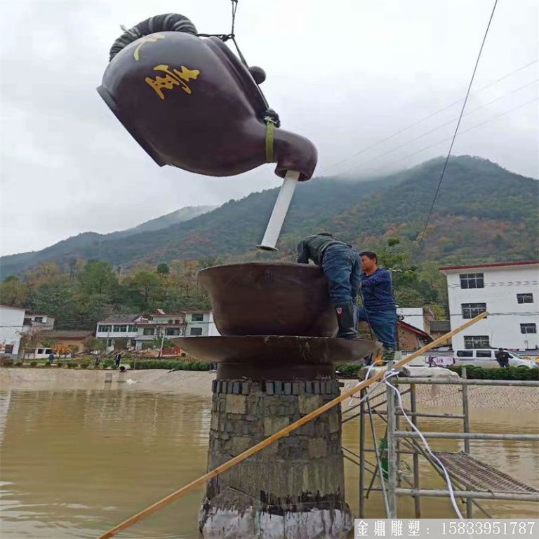 安徽玻璃钢天壶雕塑案例，池塘水景流水壶8